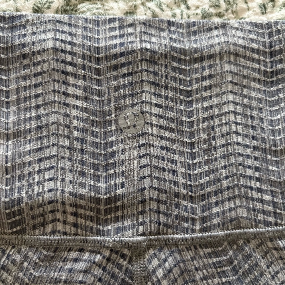 Lululemon Patterned High Rise Legging - Picture 3 of 4